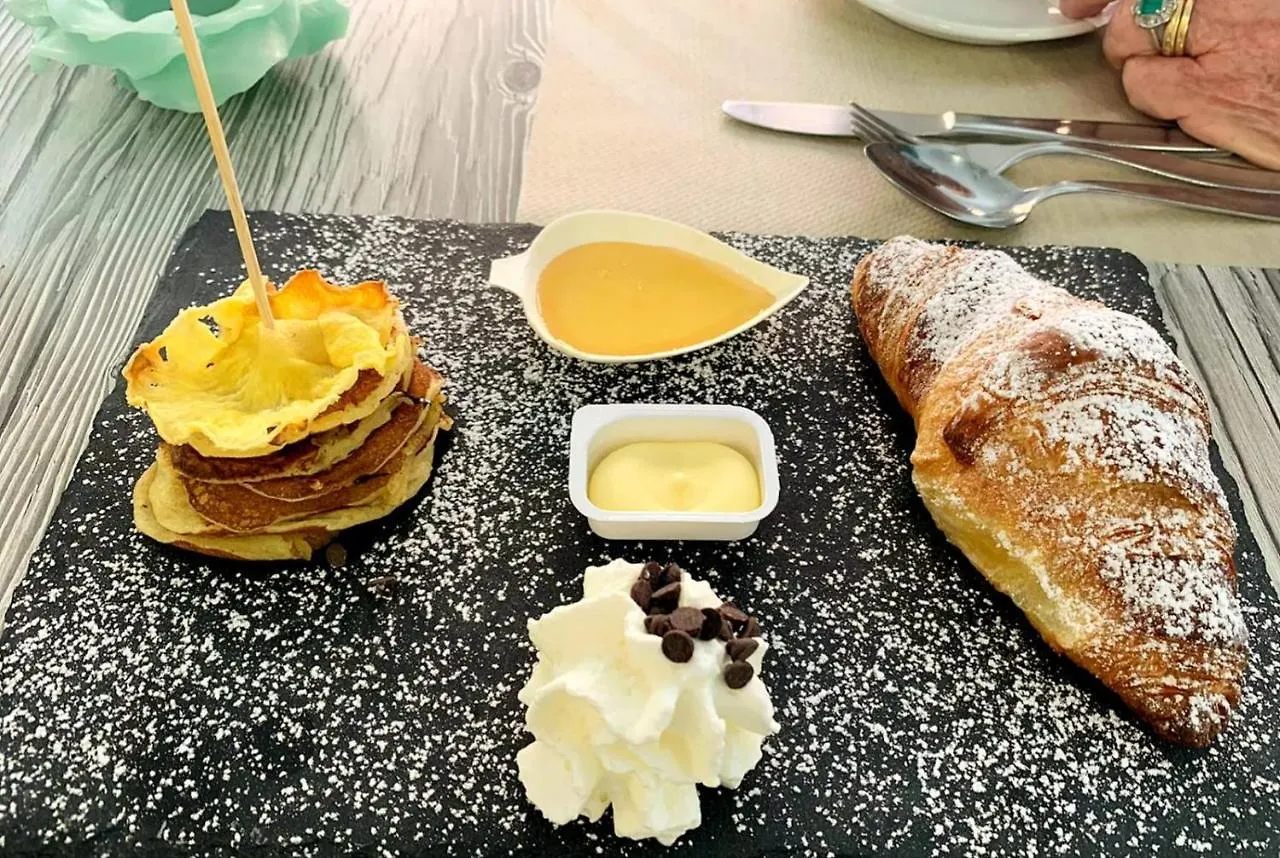 Hotel Le Giare مارينا دي بييتراسانْت