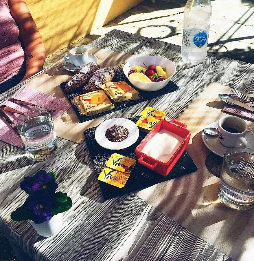 Hotel Le Giare مارينا دي بييتراسانْت