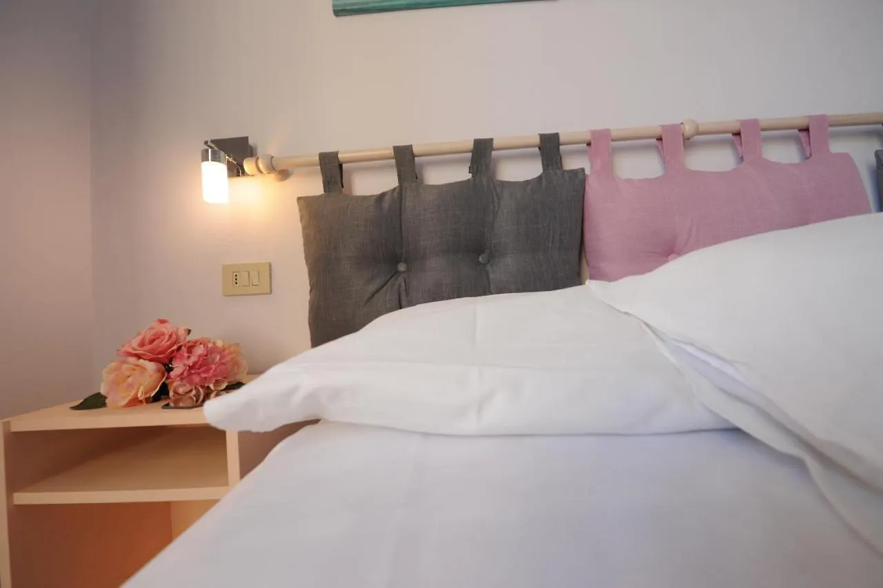 Hotel Le Giare مارينا دي بييتراسانْت 2*,