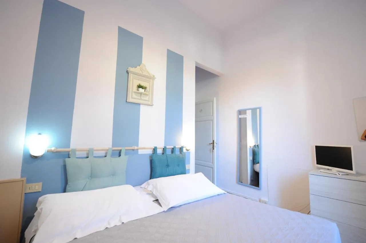 Hotel Le Giare مارينا دي بييتراسانْت
